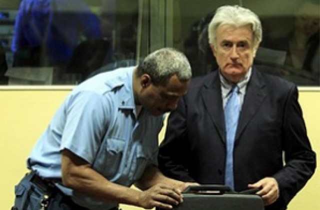 Радован Караджич оправда мисия на холандските войници в Сребреница