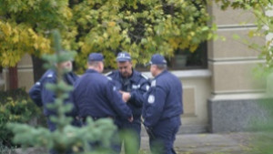 Проверяват сигнал за бомба в сградата на столичната община Подуяне