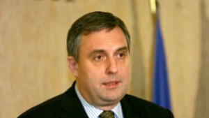 Ивайло Калфин Държавата не само да реже но и да