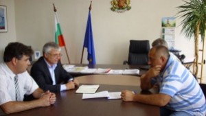Премиерът Държавата трябва да помага на сънародници в нещастие