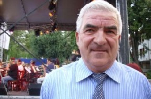 Виртуозът Марио Станчев свири в Банско на роял за 90 000 евро