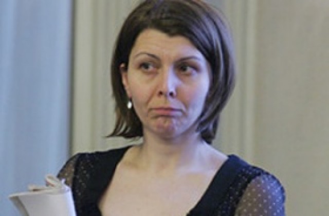 Освобождават от поста шефката на ДФ „Земеделие” Алиазан Яхова