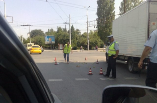 Камион блъсна и уби пешеходец
