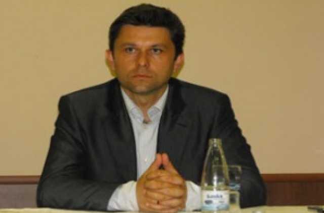 Тодор Димитров: Първият законопроект на ГЕРБ – заради нотариусите, не заради Фидосова