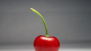 Сладката черешка на дипломатическата торта