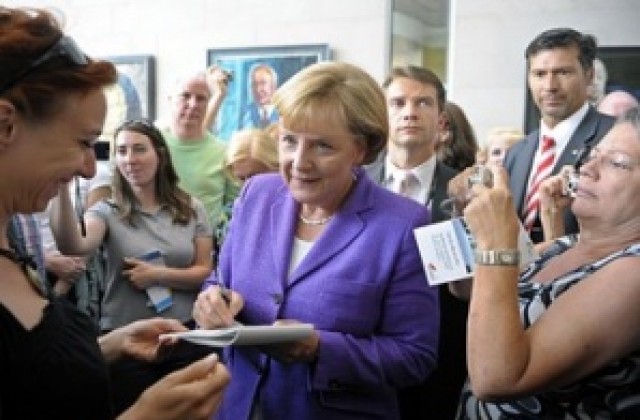Обвиниха Меркел, че харчи неразумно за частни приеми
