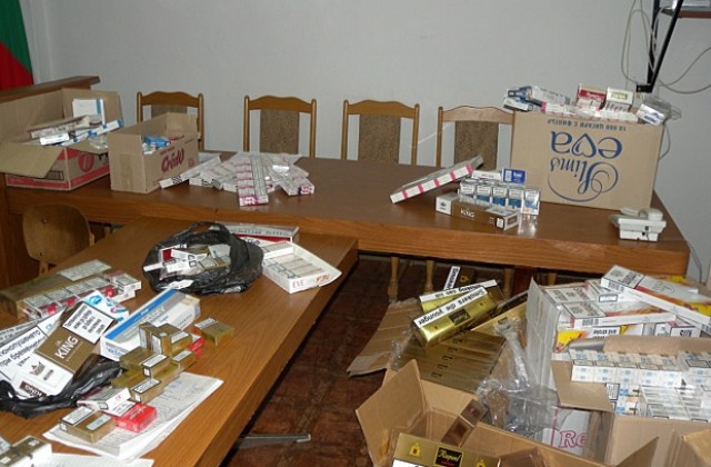 Иззеха цигари без бандерол от търговски обекти в Казанлък