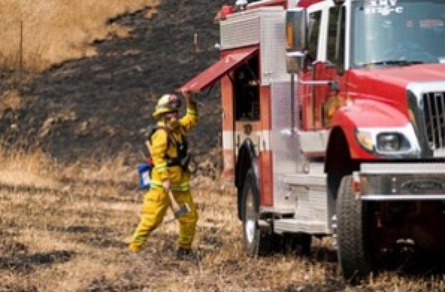 Горски пожари бушуват в Калифорния, евакуират някои райони