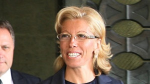 Голословният пиар си поизчерпа възможностите