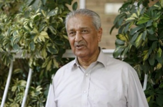 Бащата на пакистанската атомна бомба вече ще се движи свободно