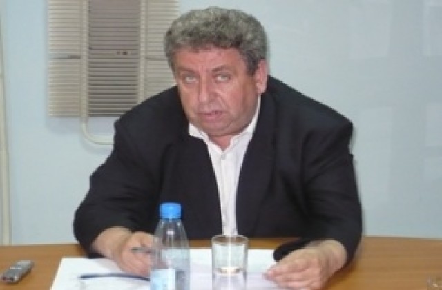 Зам.-областен два пъти обиколил екватора