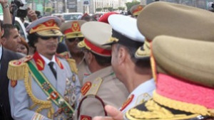 Кадафи отпразнува 40 г на власт с галерия от гротески