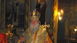 Владика освещава храм в село в което никога не е