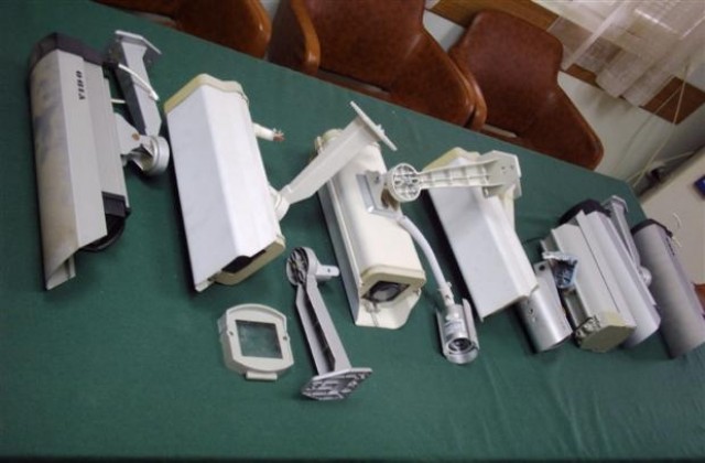 Задържаха двама младежи, крали камери в Шумен