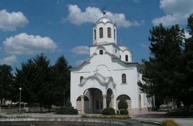 Луковит се готви за празник