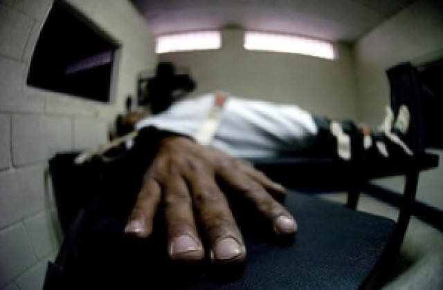 10 дни отсрочка на смъртна присъда заради неоткрита вена