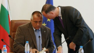 Решават дали да предоговарят сделката за еърбъсите на властта другата