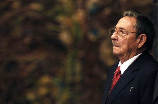 Алжирският президент пристигна на визита в Хавана