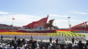 Жълтият питон и бялото зайче