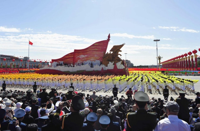 Жълтият питон и бялото зайче