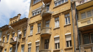 Проверяват сградите на Брянска
