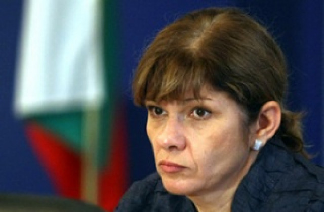 Министър Караджова обеща облекчени процедури по европрограми