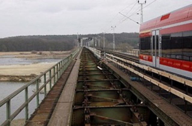 В Полша дерайлира експресен влак, управляван от пиян машинист