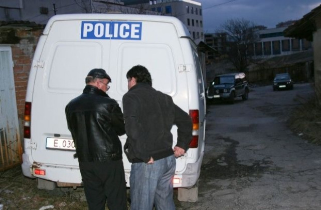 Мъж умря мистериозно в тоалетна