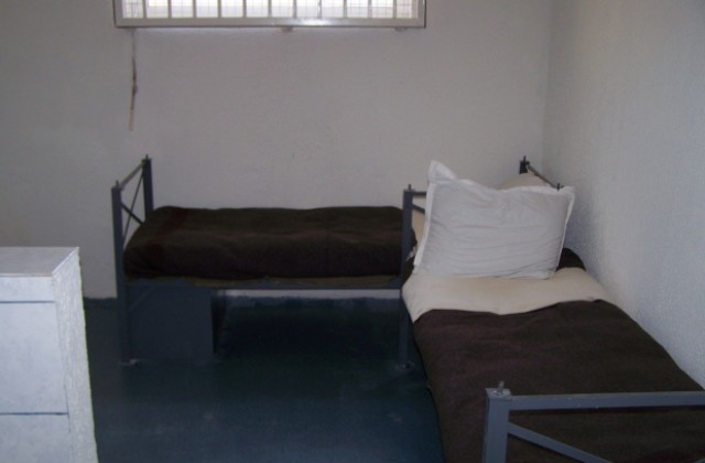 Затворник почина след като погълна железа от леглото си