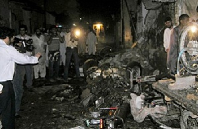 Троен бомбен атентат разтърси иракския град Кербала