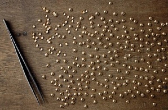 Златото и еврото леко отстъпват позиции