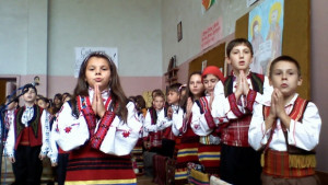 Бургаски деца градят вярата си върху скала