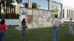 Падането на Ерих Хонекер поуки от историята