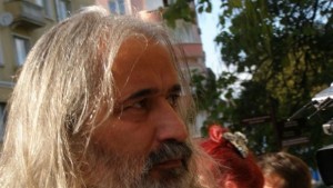 Габровски свещеник представя новата си стихосбирка