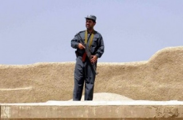 Атакуваха с ракета летището в Кандахар, няма ранени българи