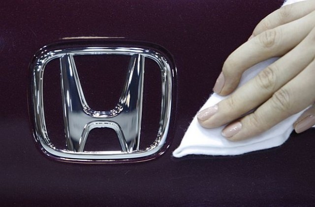 Печалбата на Honda падна с над 50%