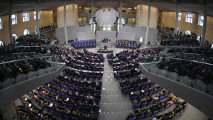 От виетнамски сирак до германски федерален министър