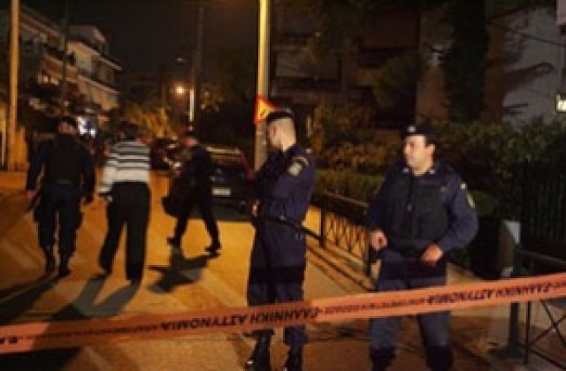 Шестима полицаи са ранени при нападение в Атина