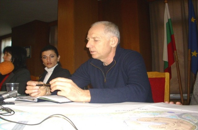 Н. Николов: Летният театър ще бъде завършен до 2011 г.
