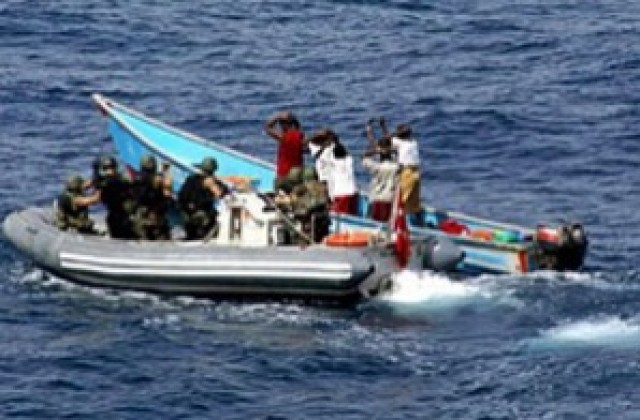 Сомалийски пирати отвлякоха тайландски кораб