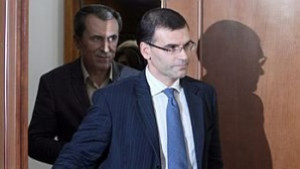 Дянков Орешарски и Искров имали тайно споразумение за фискалния резерв