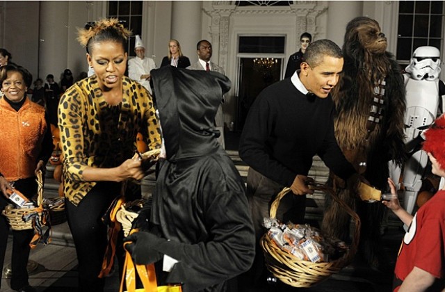 Семейство Обама празнува Хелоуин с 2000 деца