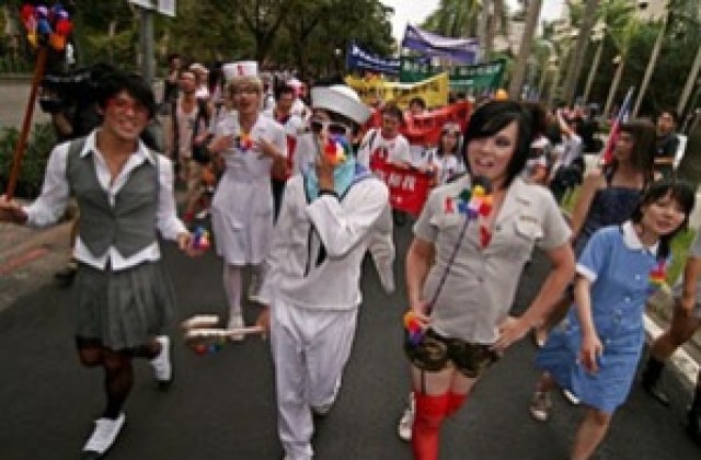 Хиляди излязоха на гей парад в Тайван