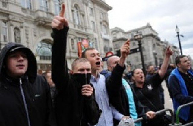 Сблъсъци по време на демонстрации във Великобритания