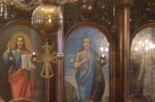 Обучение по иконография при храм „Света Троица в Габрово