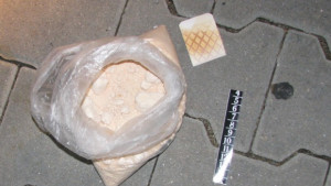 Заловиха мъж за притежание на амфетамини и марихуана