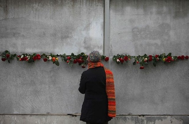Германия празнува падането на Берлинската стена