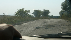 Дребните камъчета обръщат колата