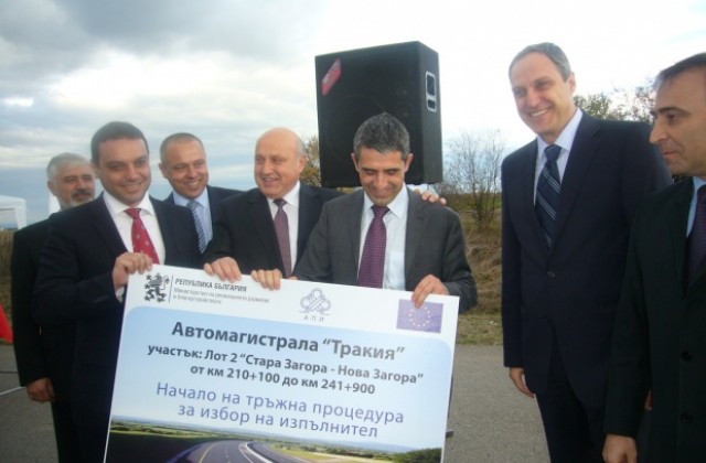 Министър Плевнелиев : През лятото на 2012 - готова магистрала!