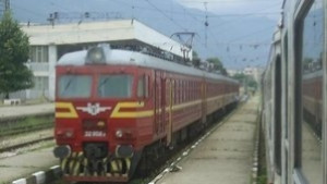 Временно прекъсва движението на влаковете между Плачковци и Кръстец